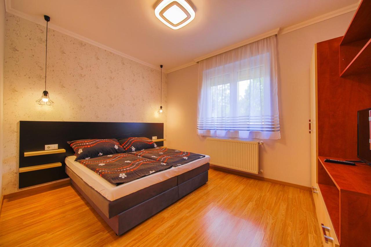Kalvin Utcai Apartmanok Hajdúszoboszló Zewnętrze zdjęcie