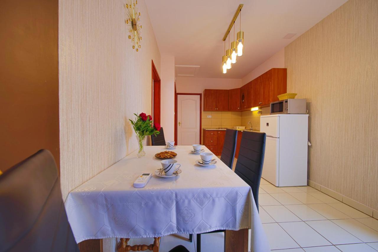 Kalvin Utcai Apartmanok Hajdúszoboszló Zewnętrze zdjęcie